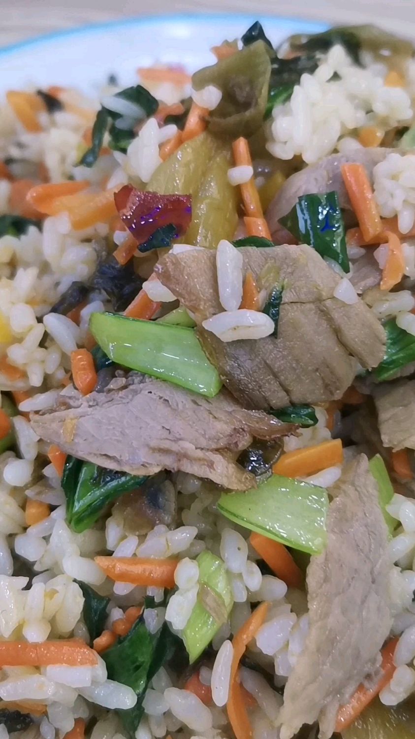 来吃兰州拉面的酸菜牛肉炒饭!