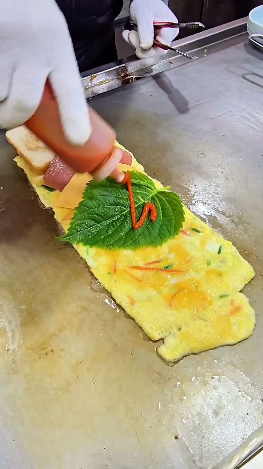 国外美食小吃:鸡蛋卷饼