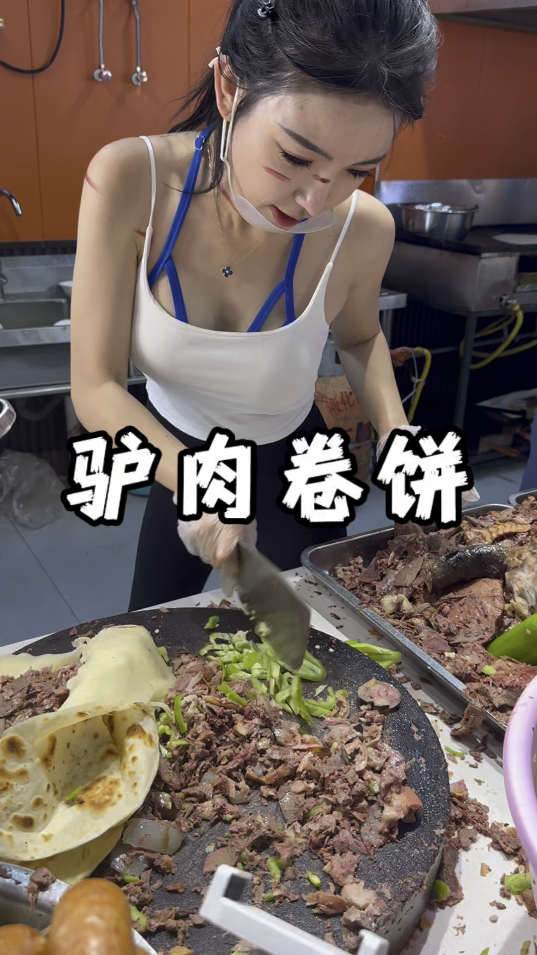 河北任丘驴肉卷饼,看着就香。#达子吃吃喝喝 #河北美食