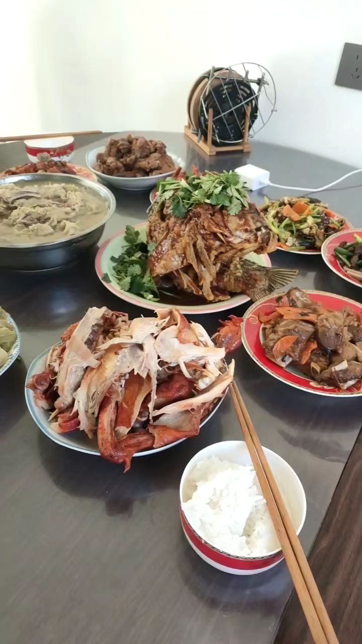 今天除夕夜主菜，鲤鱼跃龙门