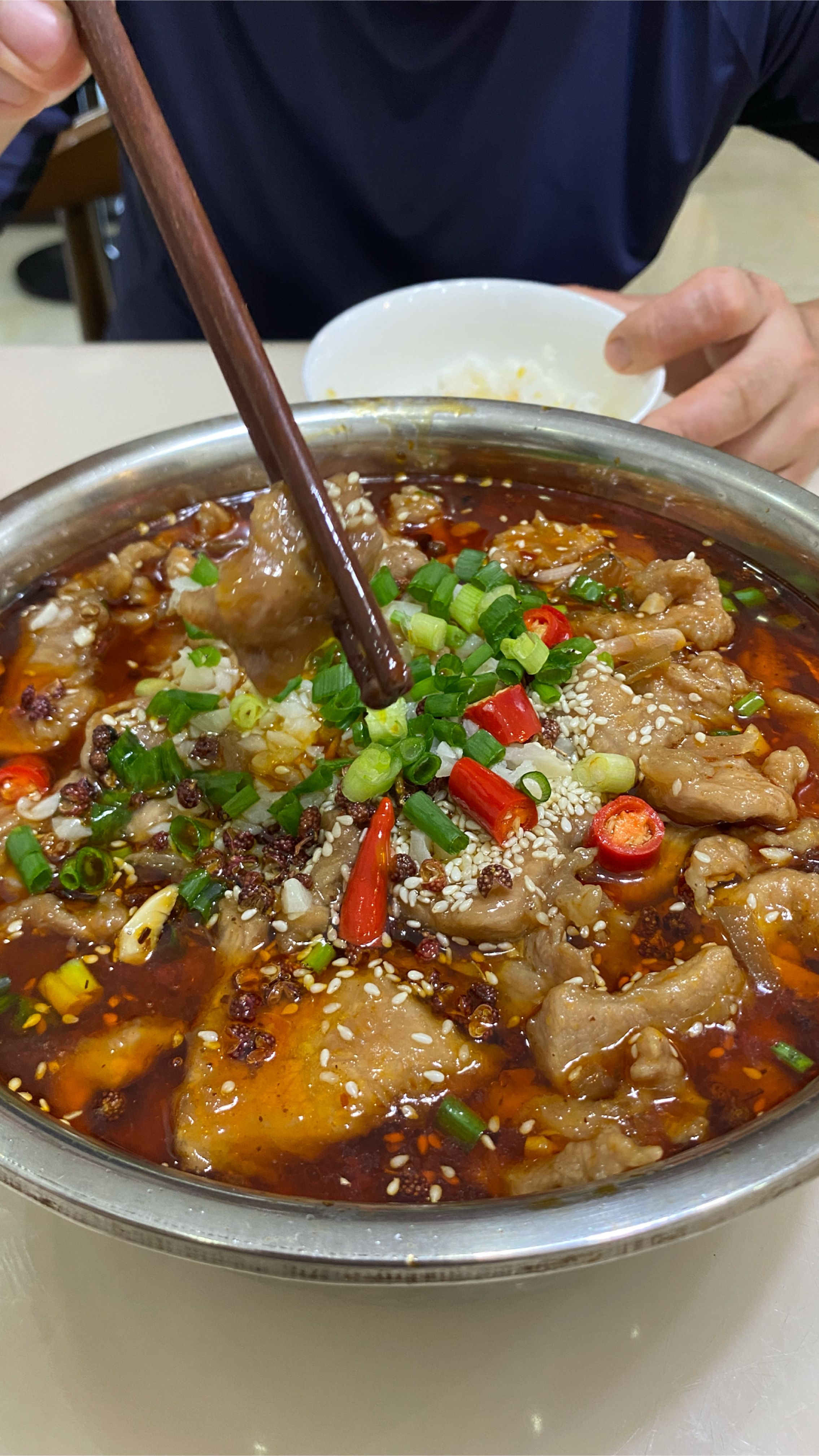 重庆特色菜之“水煮肉片”,麻辣鲜香,巴适得板
