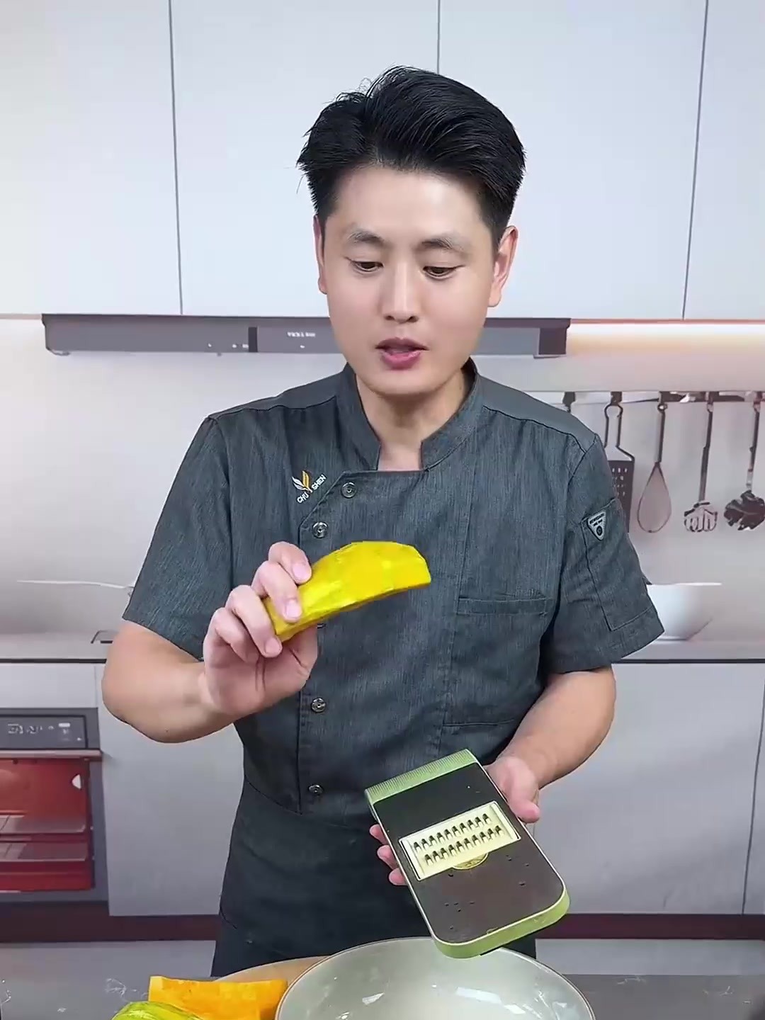 南瓜的新吃法,南瓜做的早餐饼外酥里嫩,风味独特做法简单又好吃
