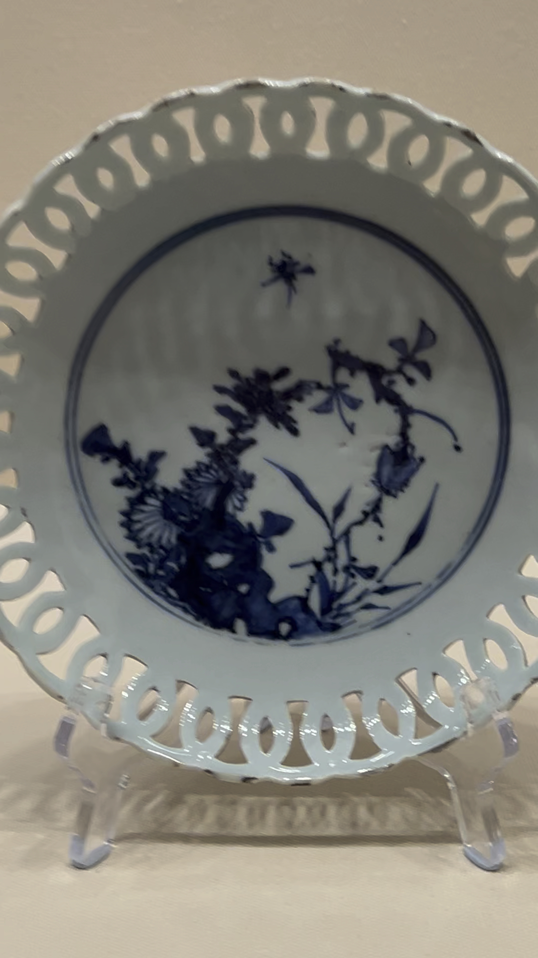 青花瓷的天花板,镂空盘子