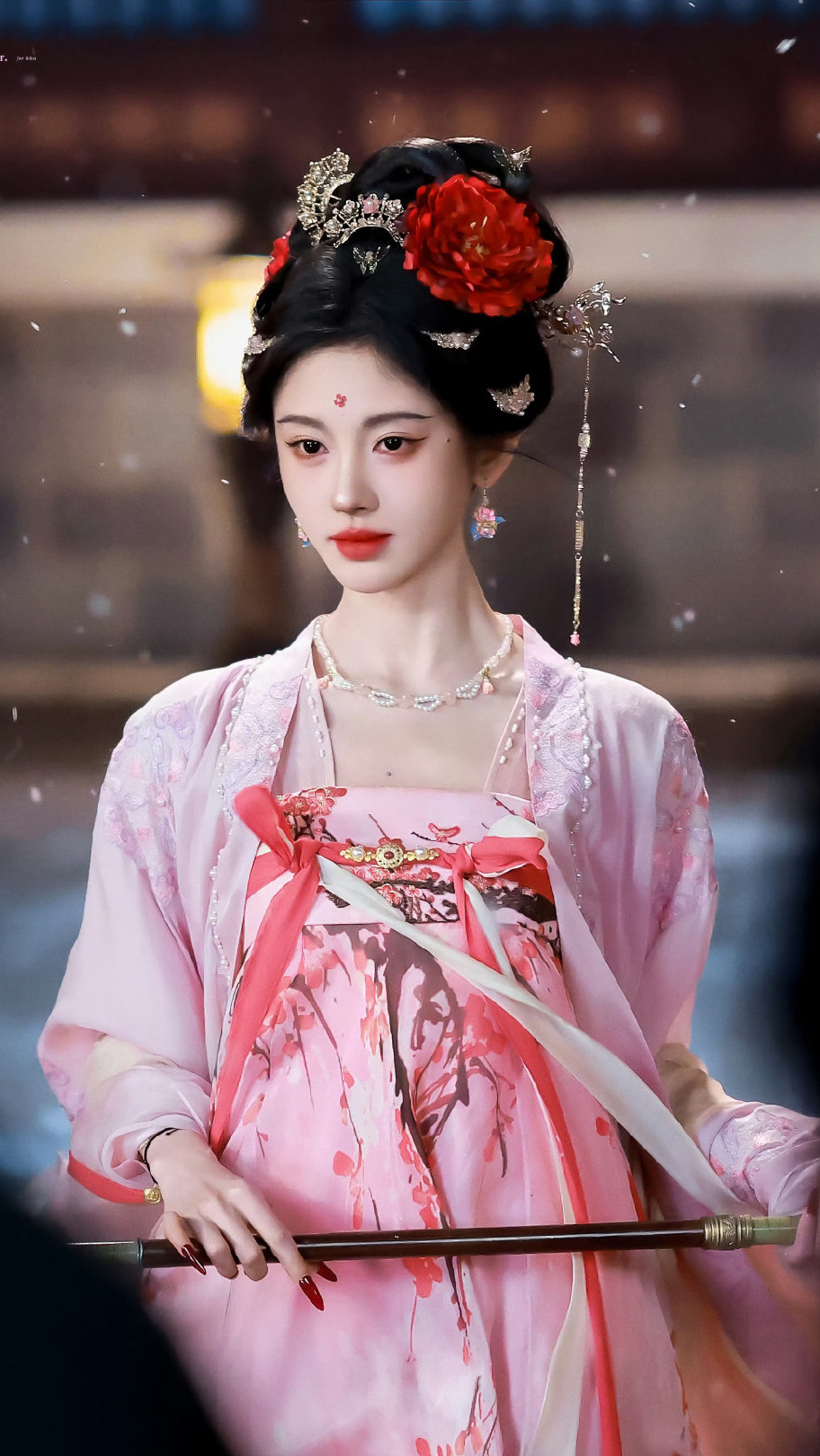 鞠婧祎《月鳞绮纪》唐装首秀,唐风古韵碰撞奇幻美学