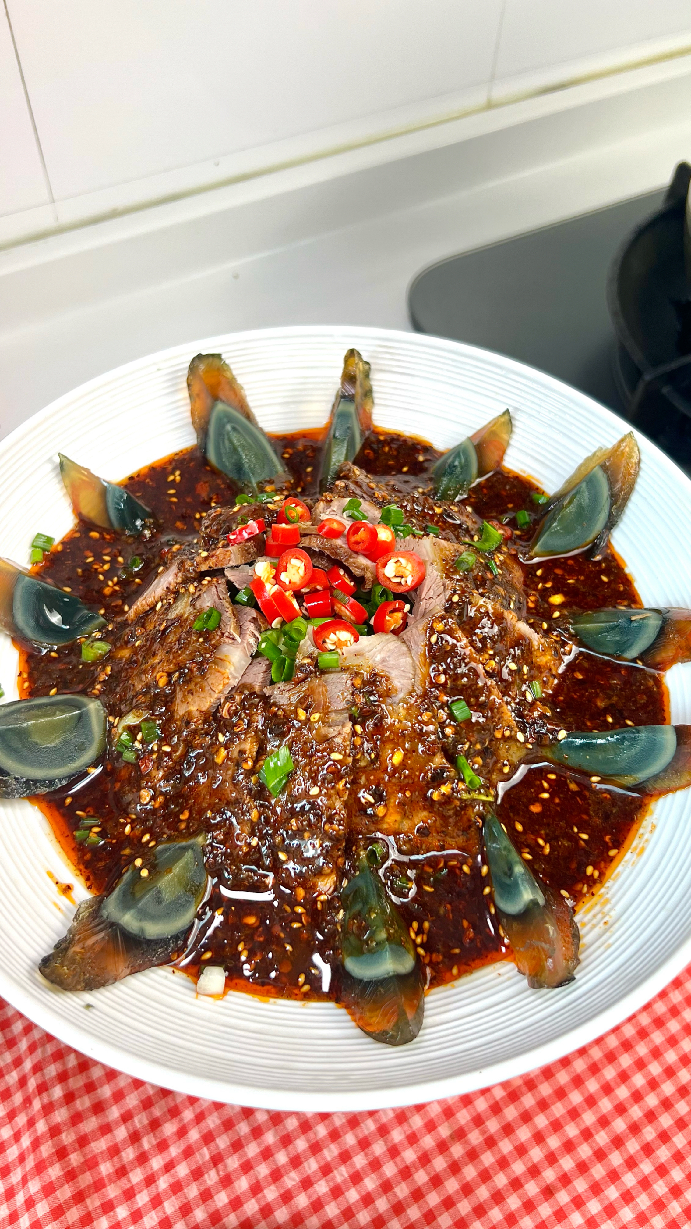 年夜饭的卤肉凉菜拼盘，超简单又有氛围