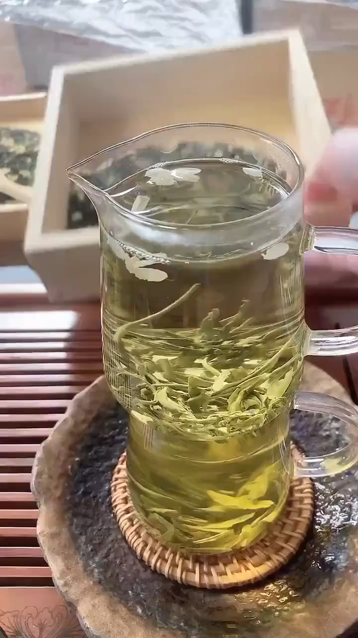 净度很高的一杯茉莉花茶