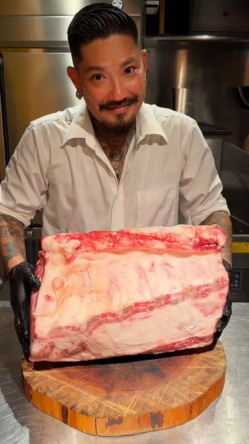 原汁原味的碳火烤牛肉,五成熟最好吃