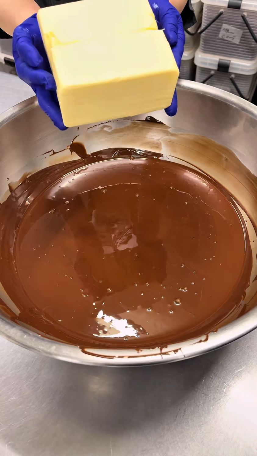 没有加一滴水的巧克力黄油蛋糕