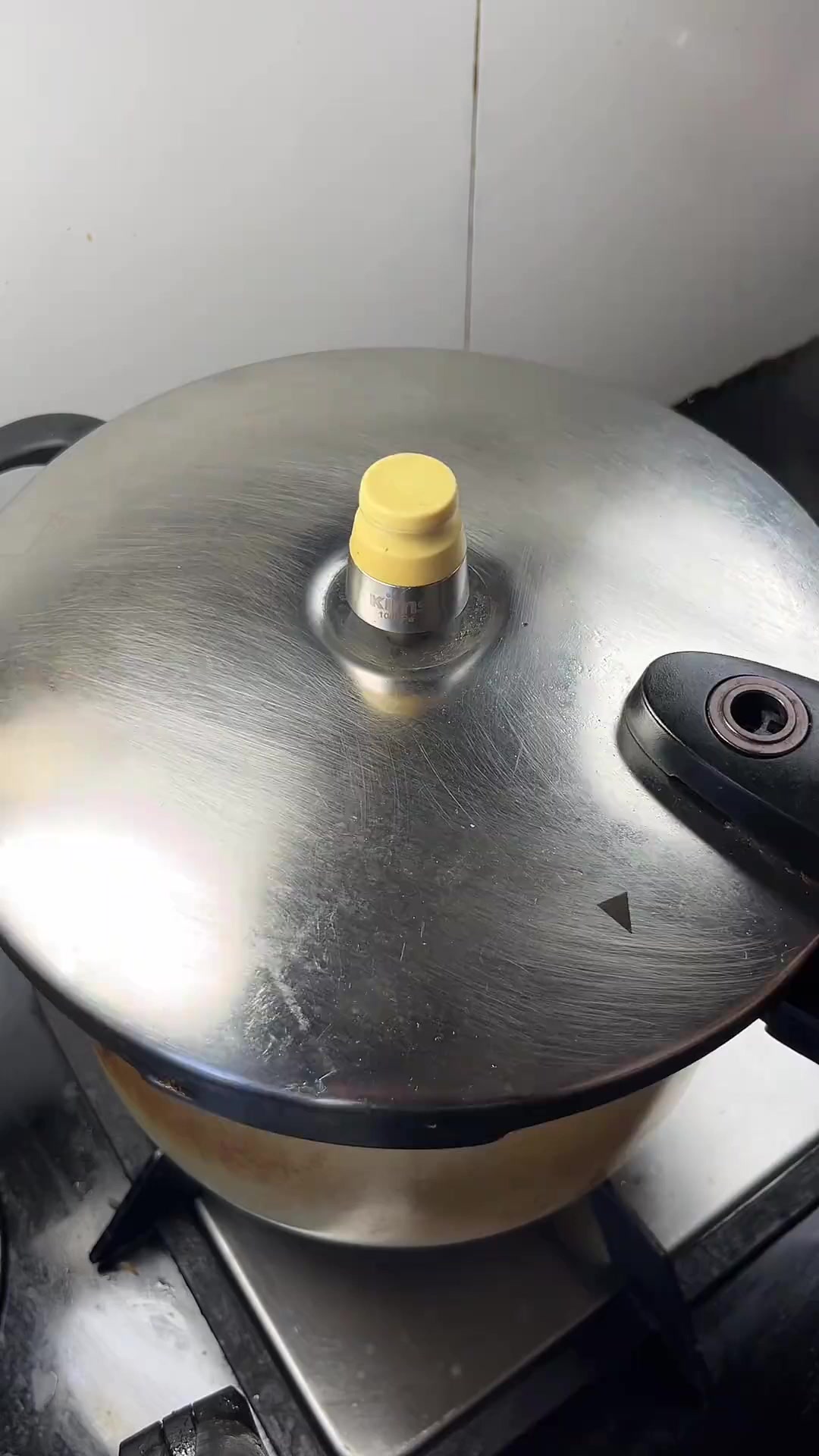这个天气最适合晒干渣肉了,做上一次吃一年都不会坏!