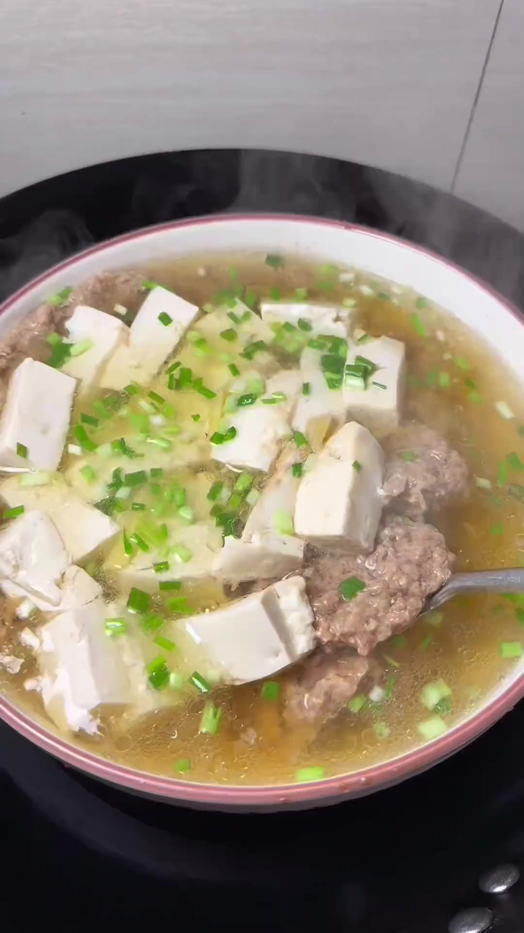 建议家里老人小朋友的都去学这个菜,豆腐蒸肉饼!真的好鲜好嫩!
