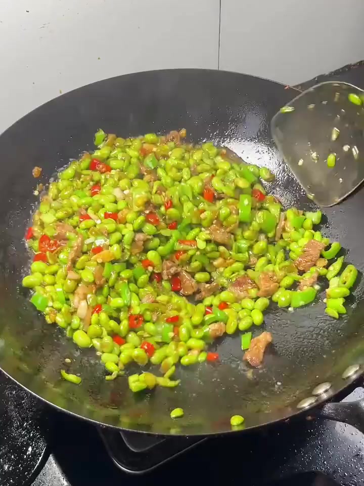 毛豆炒肉,我只服江西人做的!鲜嫩入味又特别的下饭!!