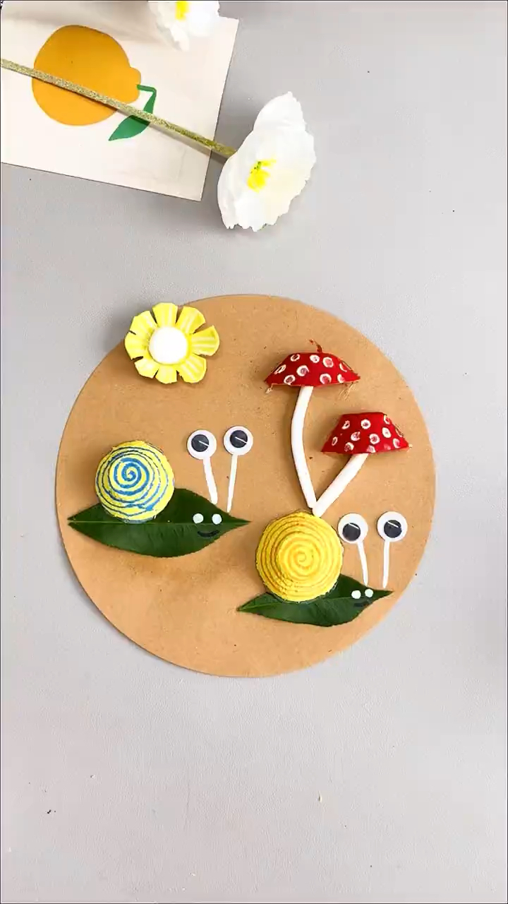 用完的鸡蛋托不要扔，一起来做可爱的蜗牛创意画吧#幼儿园手工