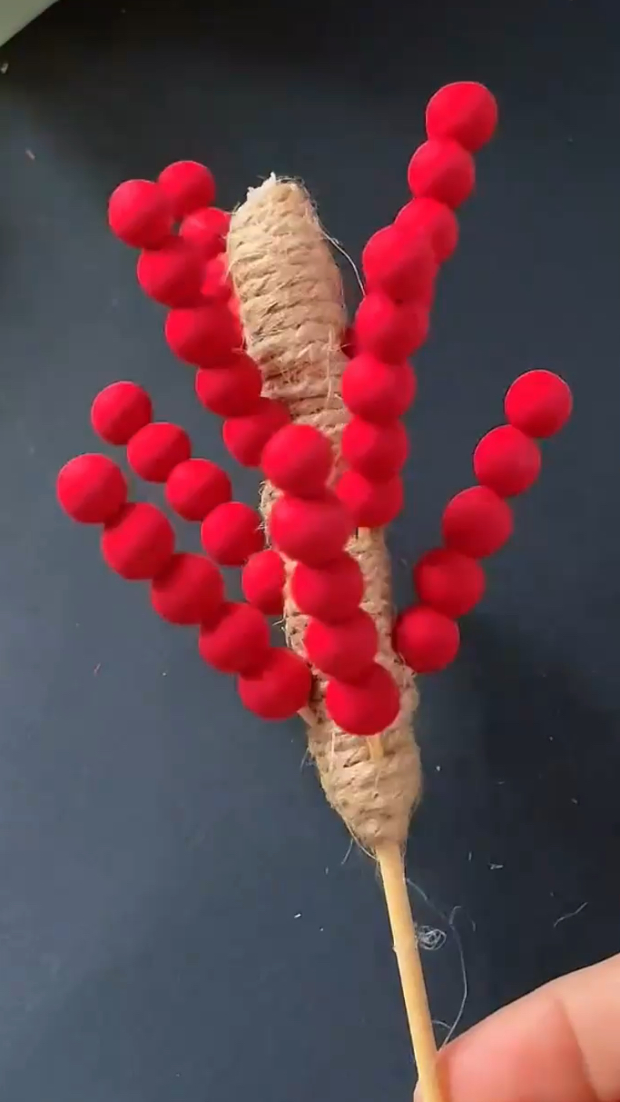彩泥制作小朋友都喜欢的冰糖葫芦