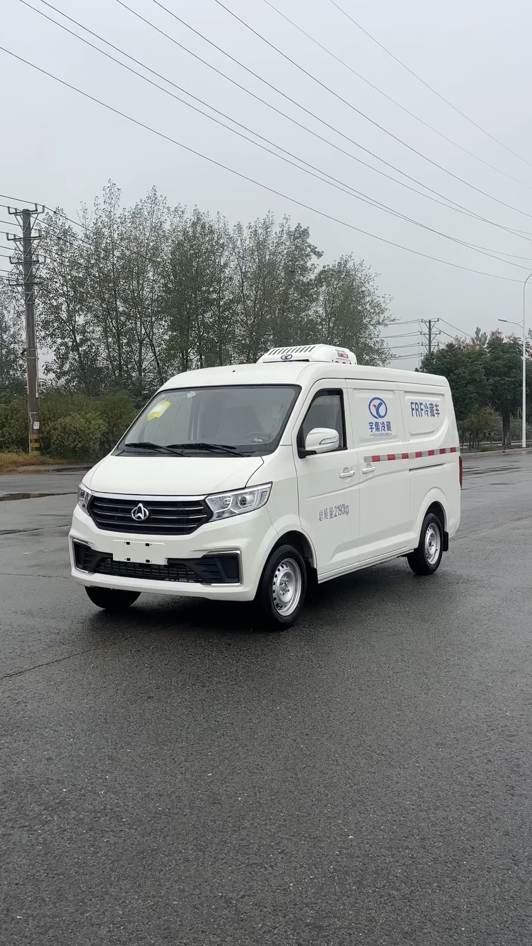 长安V3汽油面包冷藏车,可以运输1吨货物的冷藏车,107马力!