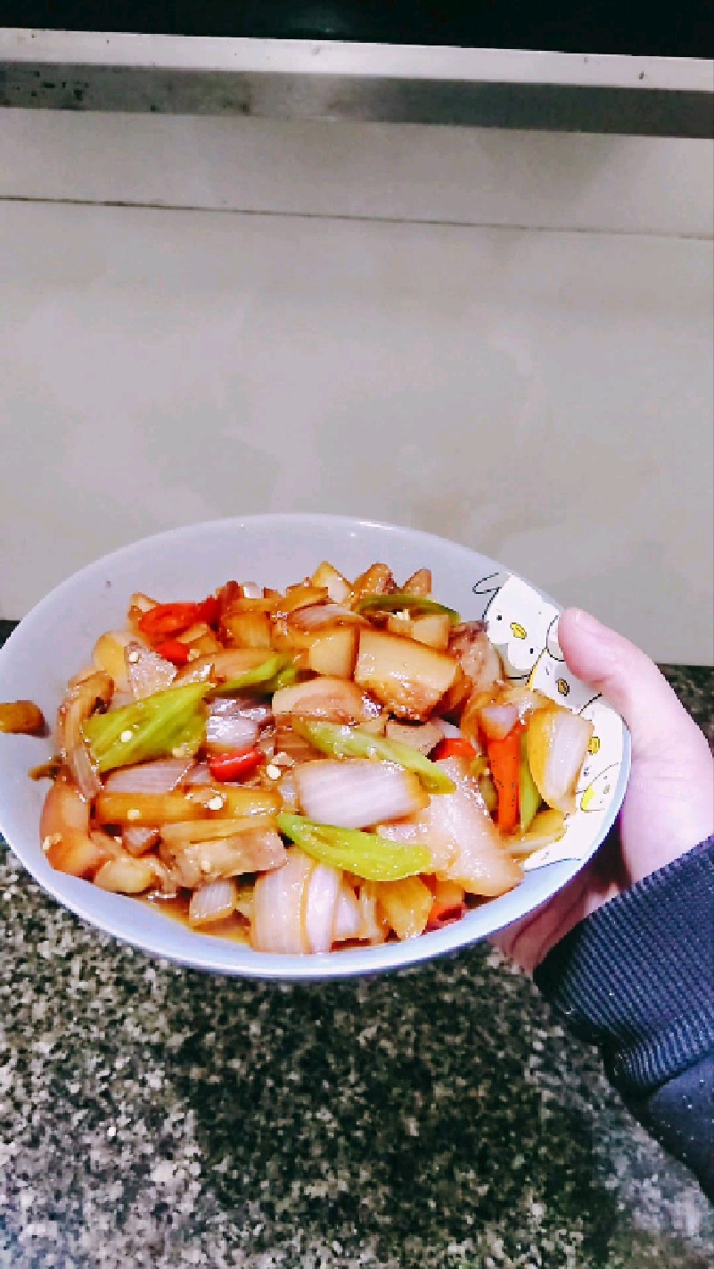 香到骨子里的卤猪头肉,遇上脆嫩青椒猛火爆炒!咸香入味