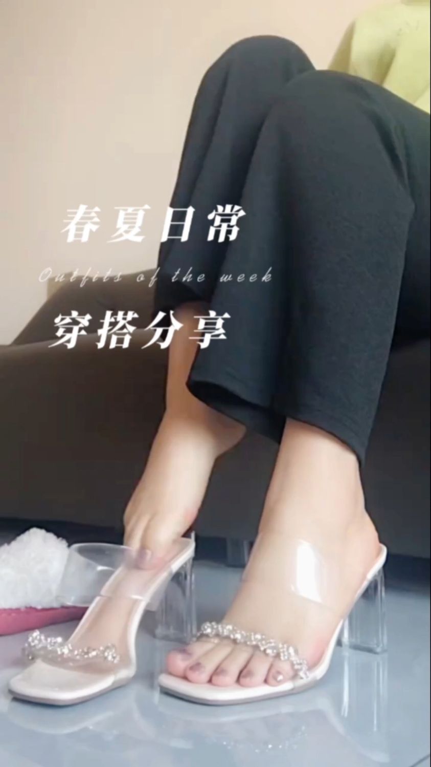 鱼嘴设计美风高跟鞋:透明如玉映晨曦,鱼嘴轻勾步履低