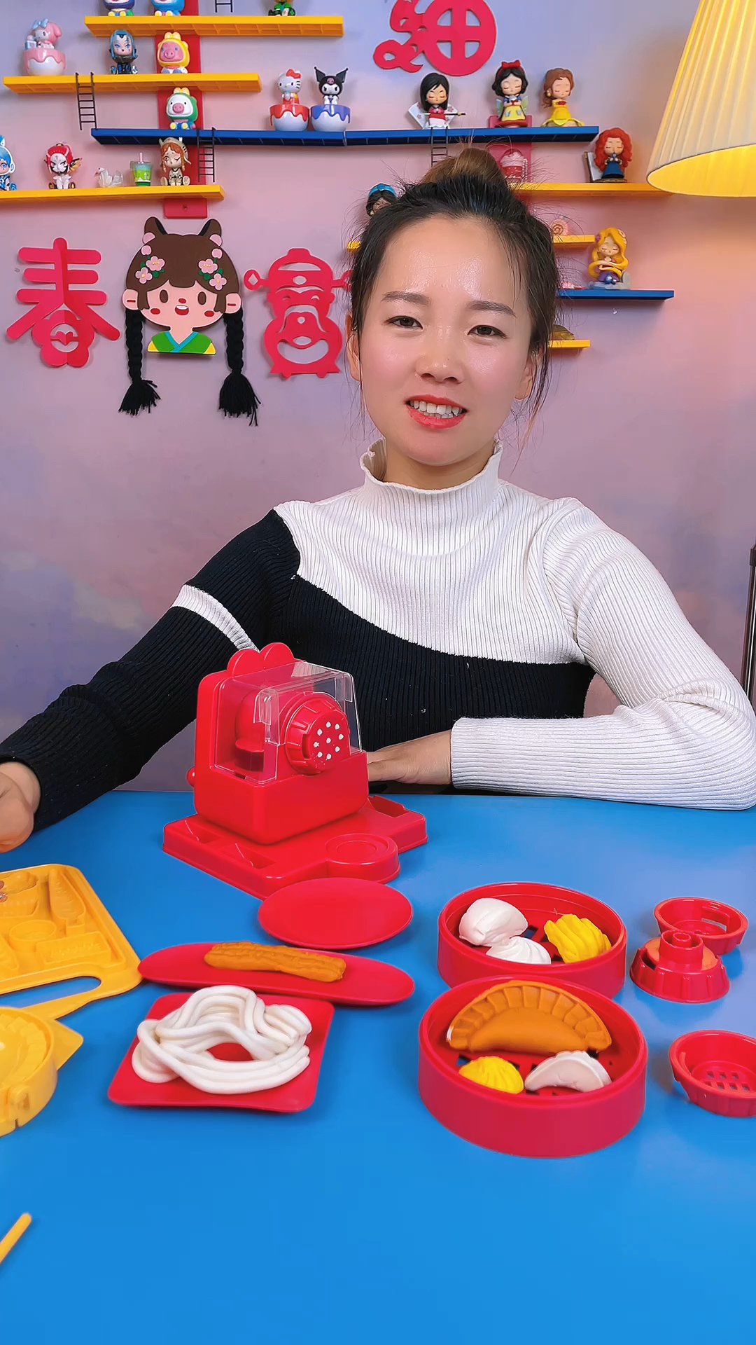 过家家面条机玩具,用彩泥来做美食