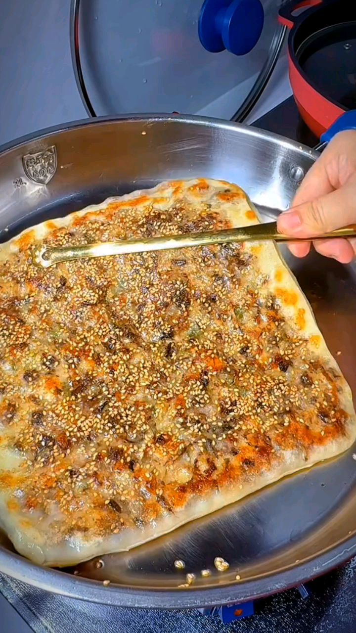 今天做了梅干菜肉饼