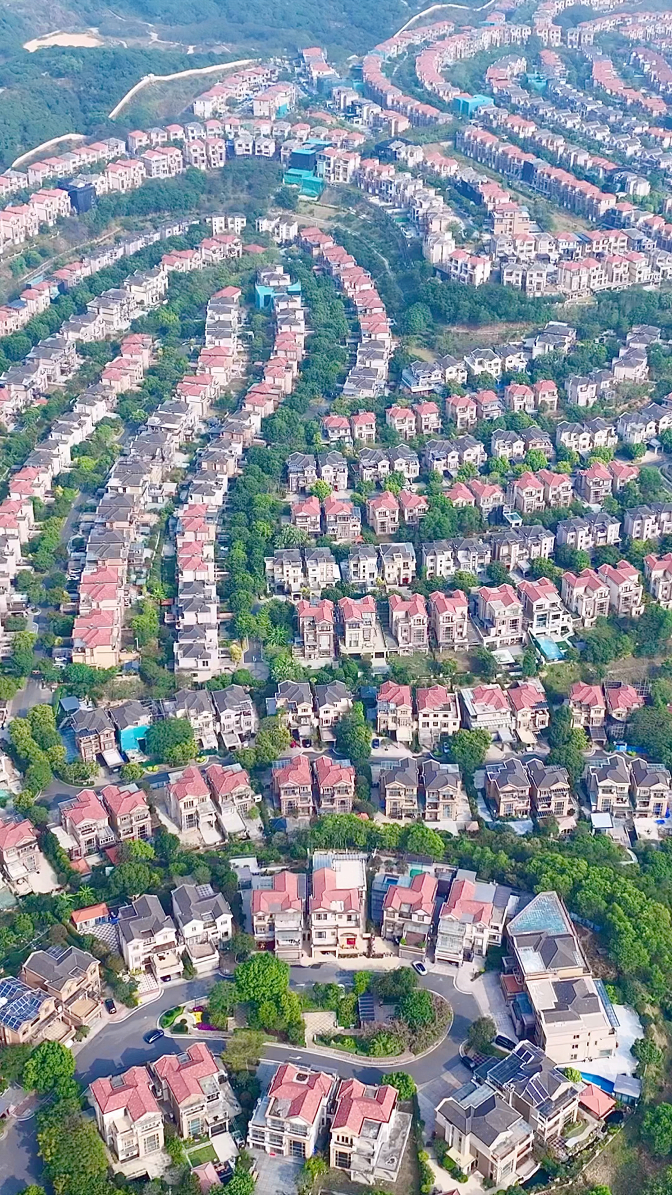 这就是东莞最大的富人区,密密麻麻的别墅堪比一座小县城