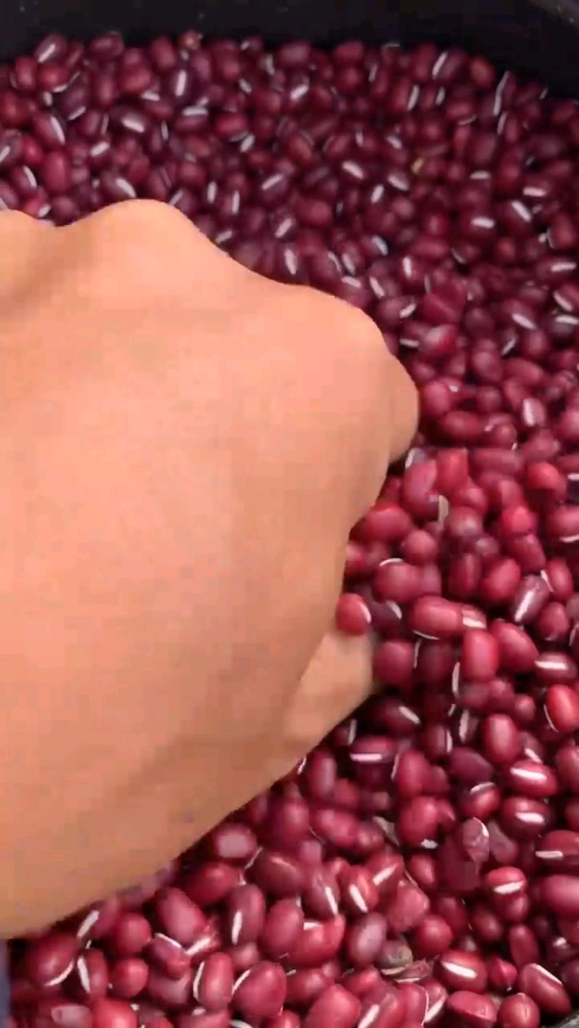 红小豆:赤小豆小巧玲珑的营养宝藏,美味健康两不误!