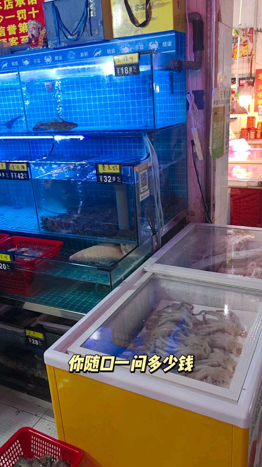长沙水产店定制海鲜鱼缸,老板之前帮别人打理海鲜池现在自己创业