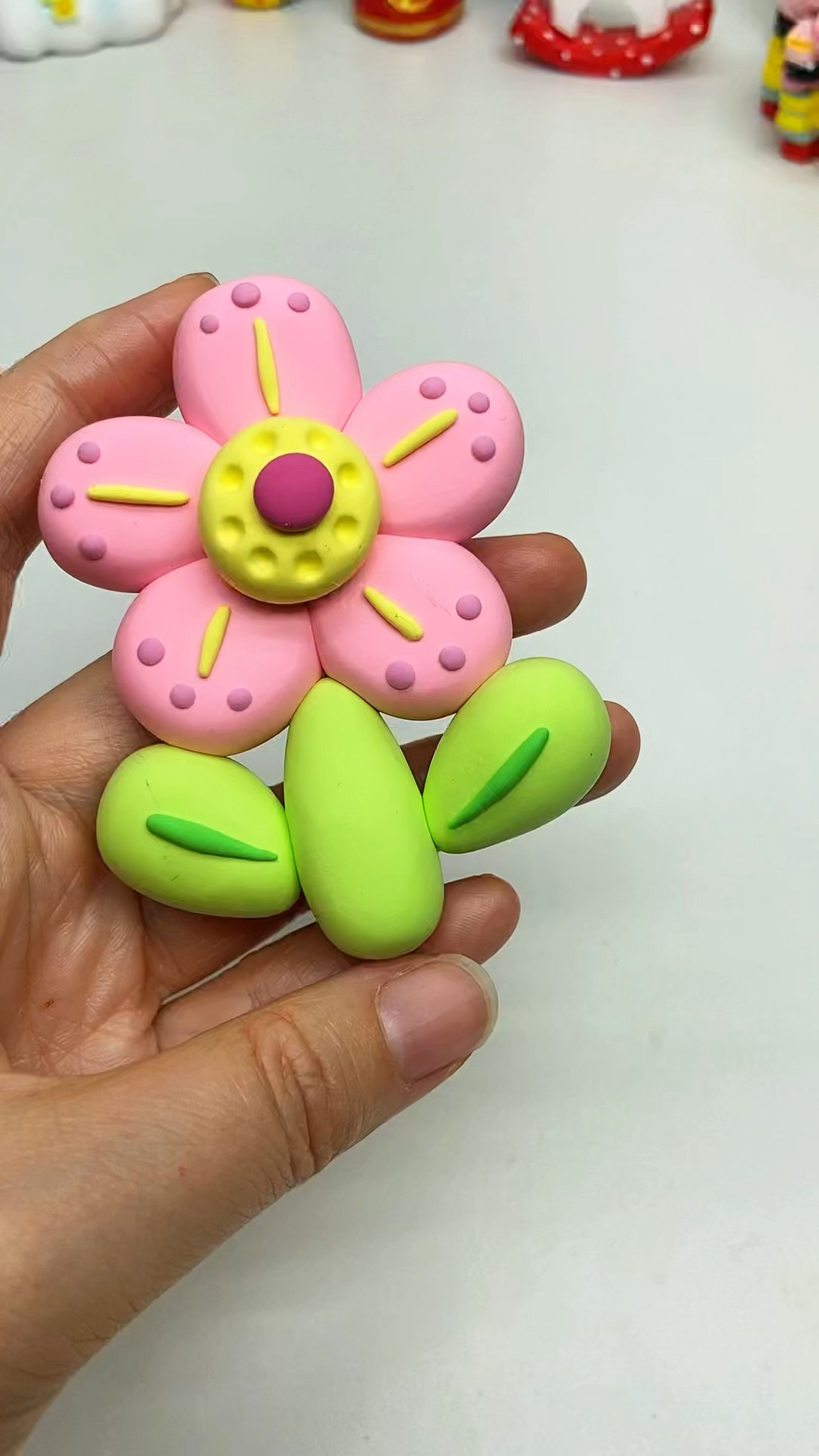 超轻粘土粉色小花朵教程