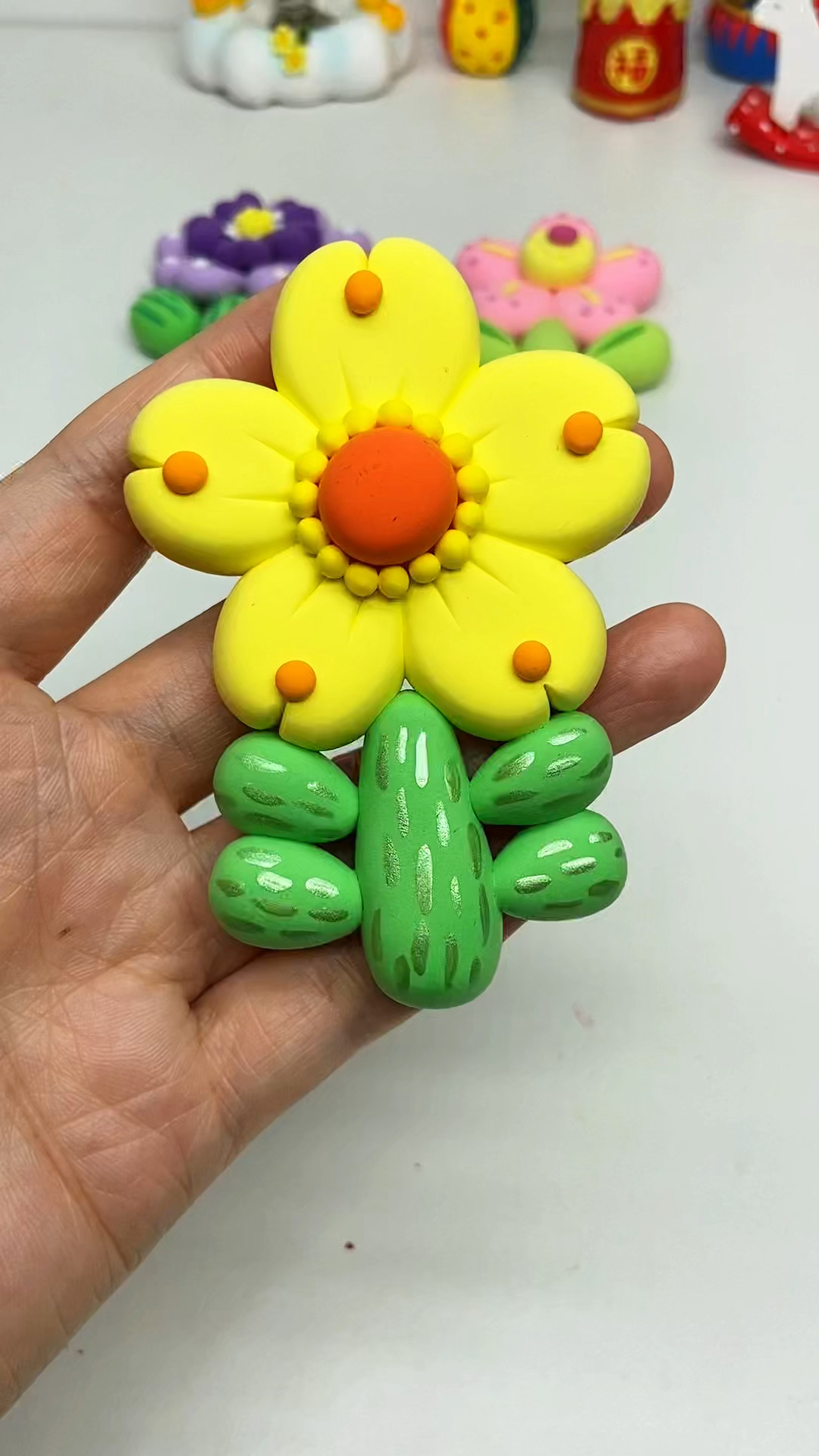 超轻粘土黄色小花朵教程