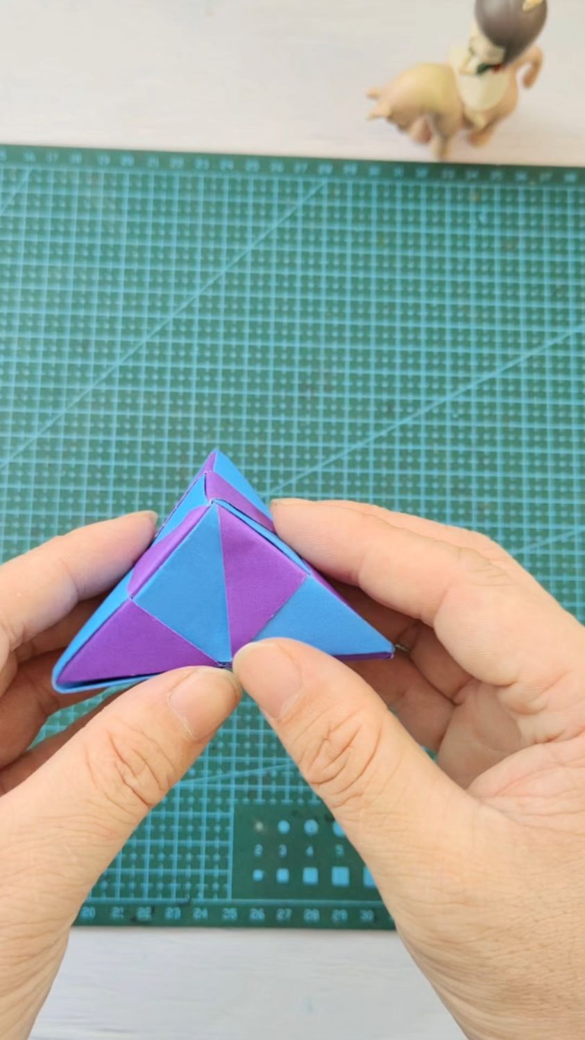 用三张正方形纸折一款简单好玩的折纸多面体,超级解压的折纸玩具