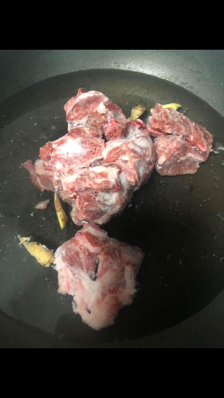 新年滋补汤,排骨海带绿豆汤,营养美味又温馨,一家人都喜欢喝!