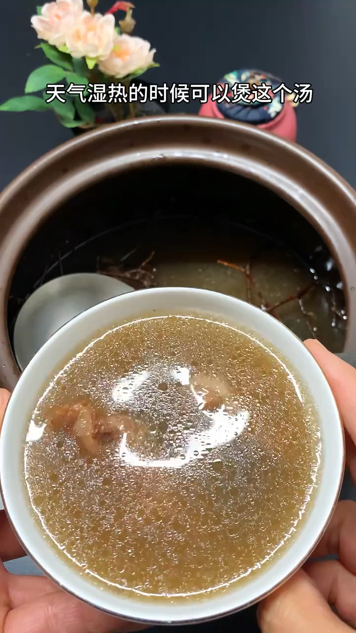 鸡骨草和赤小豆是一对,搭配煮水喝,调身体,排湿气,安稳夏天