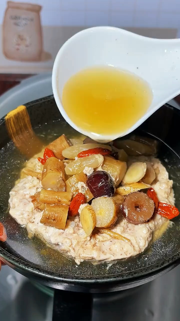 党参黄芪麦冬炖瘦肉水,动不动就一身大汗,就不要错过了