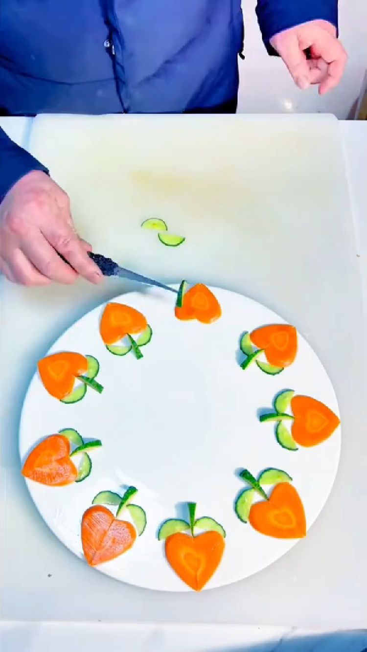 胡萝卜红桃心摆盘