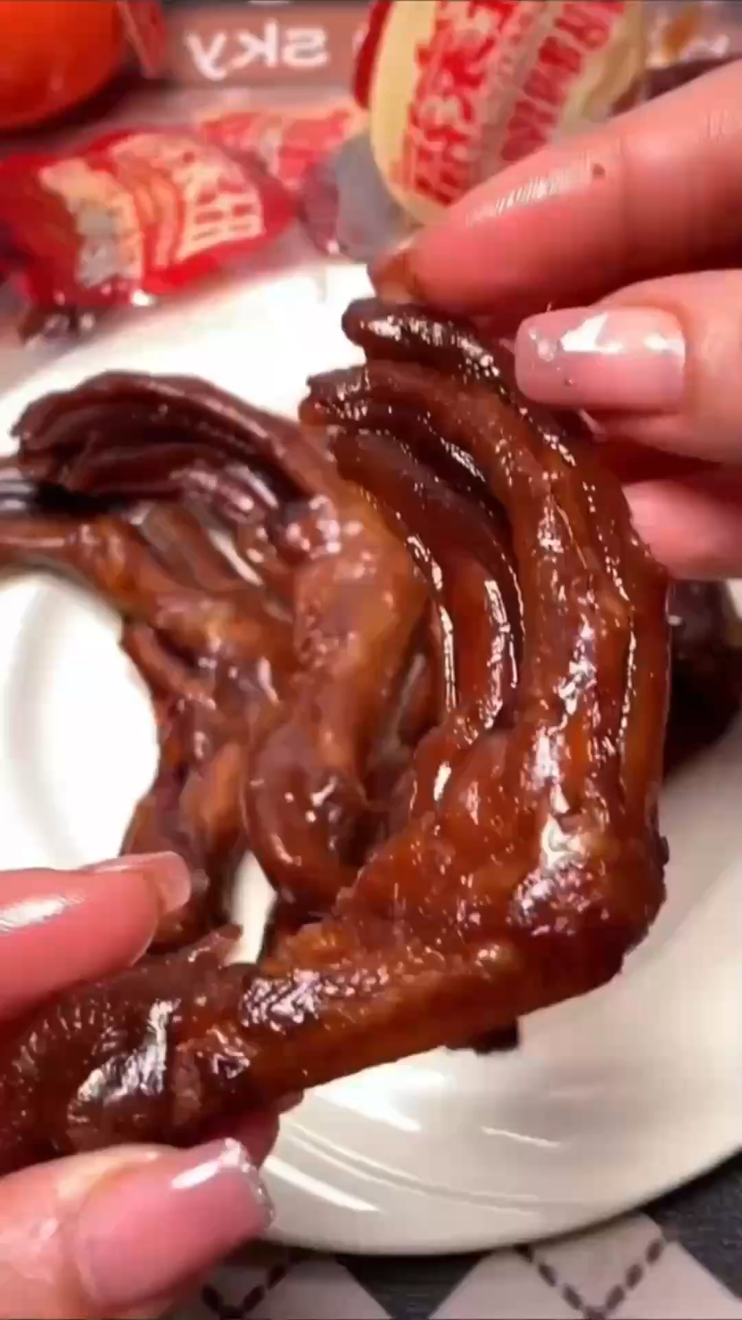 挖到追剧天花板零食!旺家福老卤鸭爪,撕开包装瞬间香到跺脚!