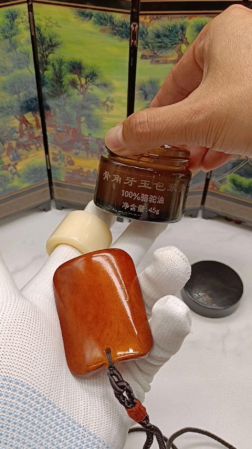 文玩骨头手把件如何保养 ?