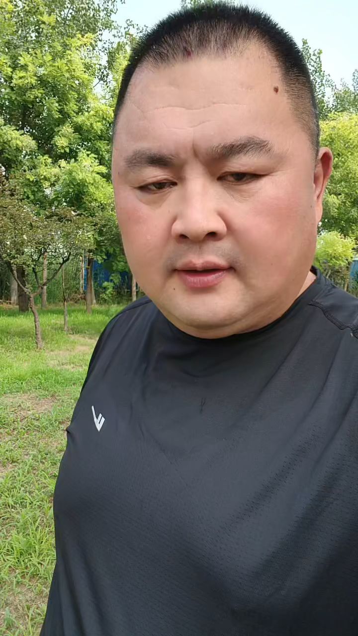 公鹅下蛋的故事。