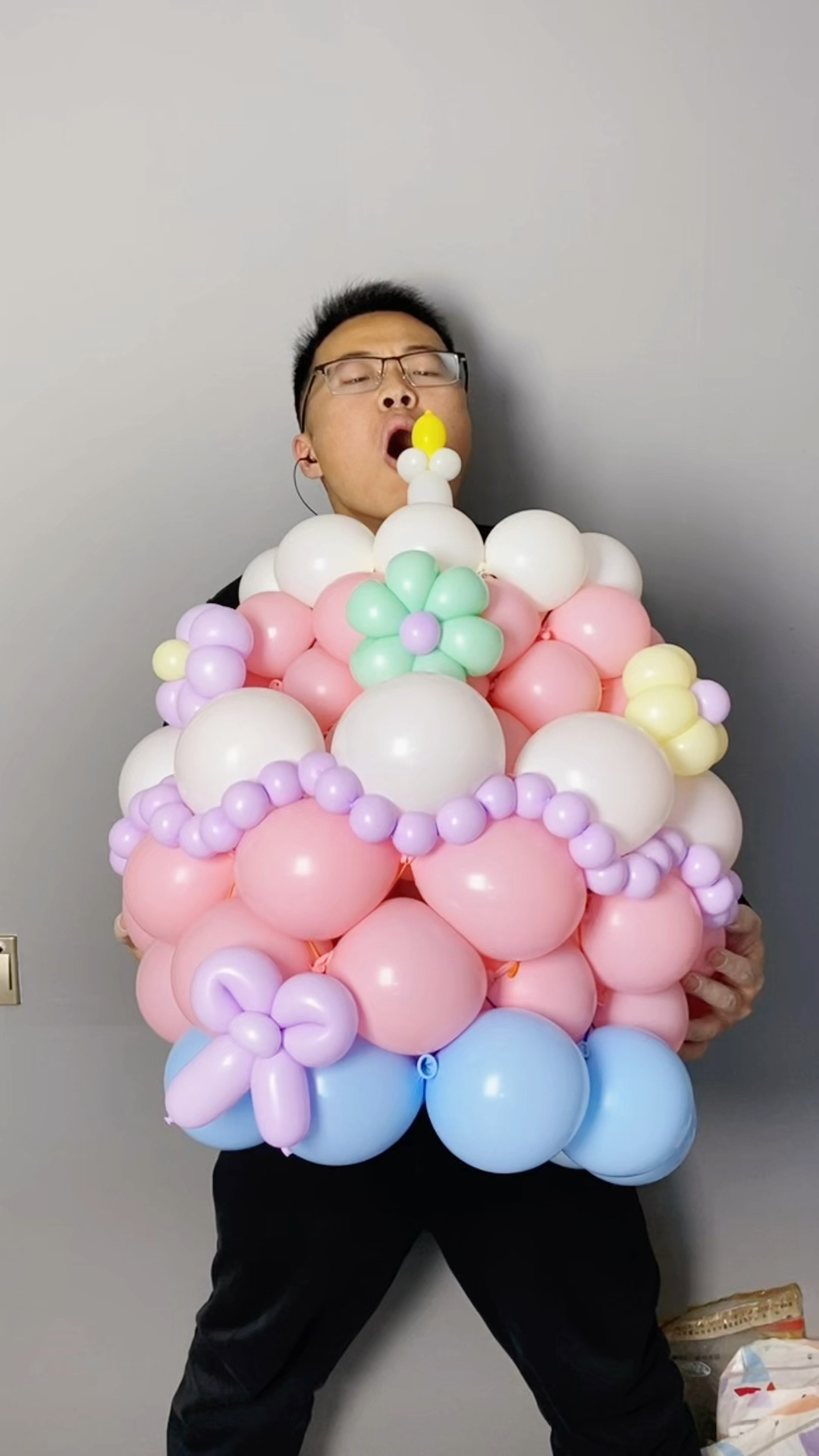 以后过生日还要买蛋糕吗?用气球给你做个超大号的吧