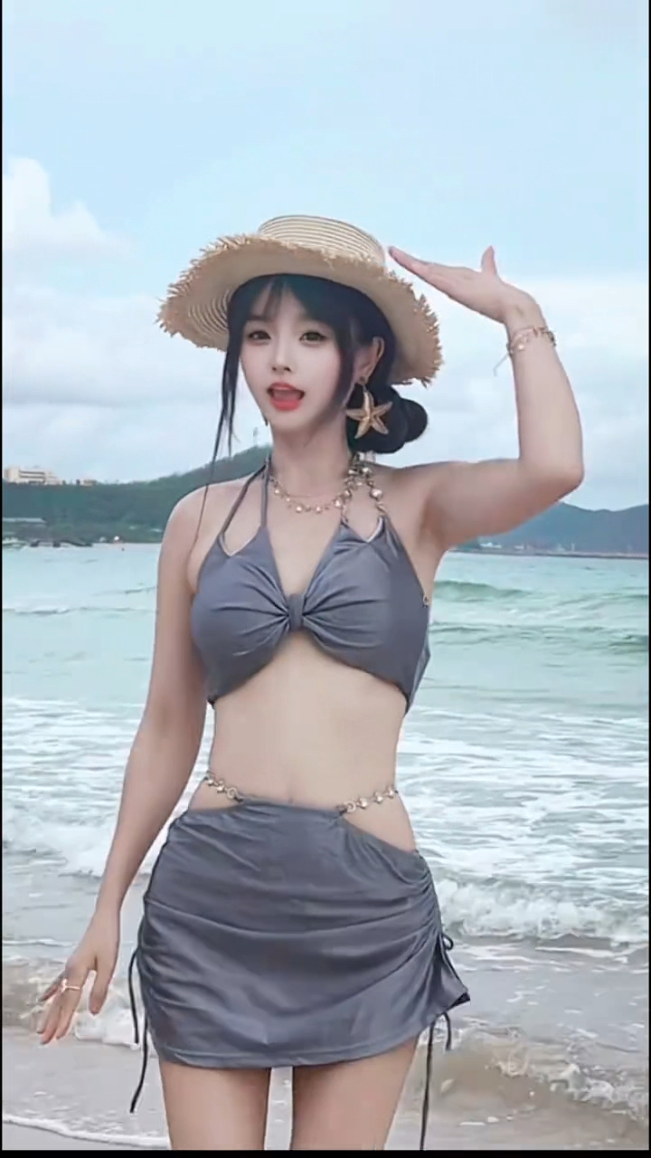 香菜泳装风格海边舞蹈拍摄