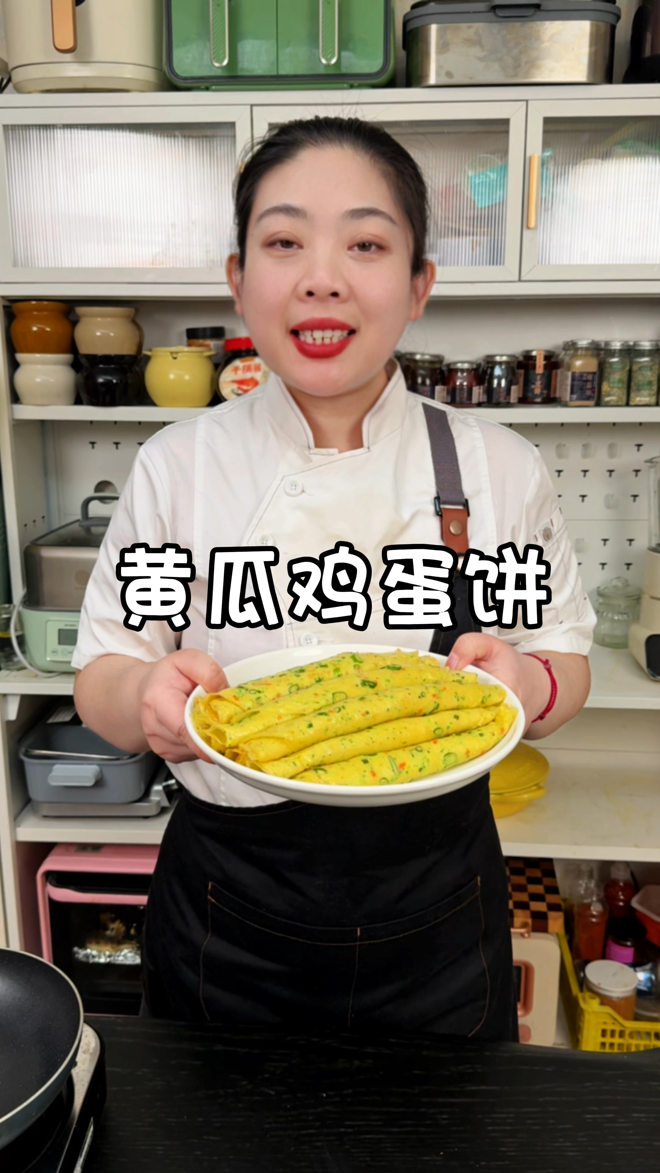 早上起来,2分钟轻松做出营养丰富的早餐饼,手不沾面