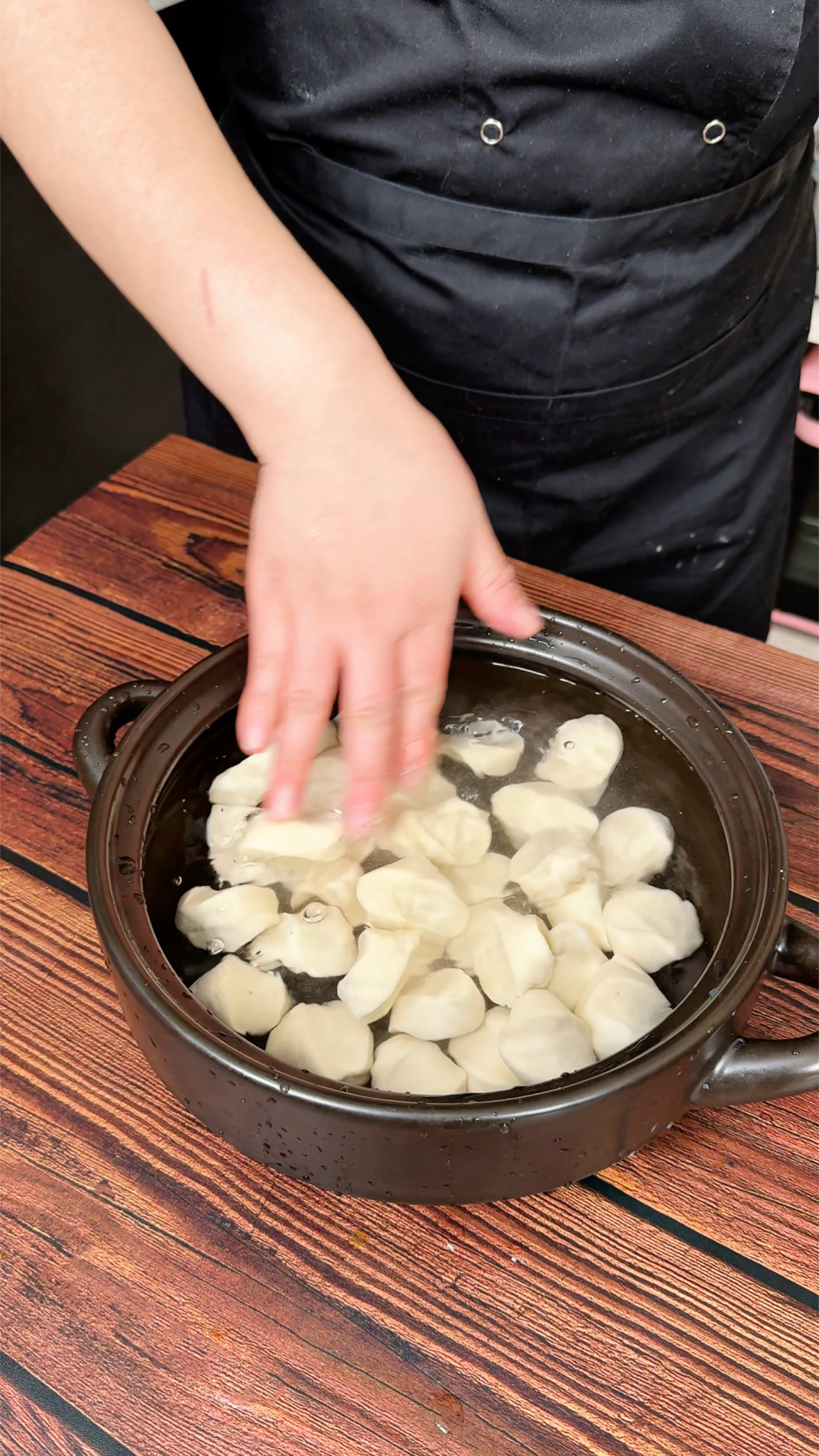 面剂子在水里泡一宿，早上5分钟，轻松搞定全家都爱吃的营养早餐