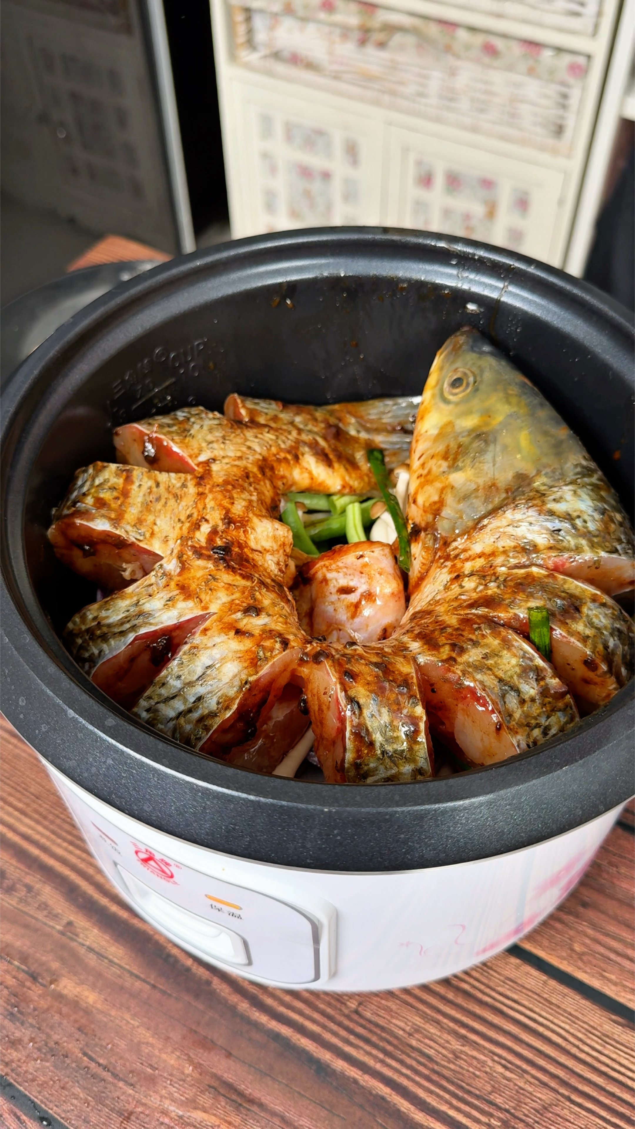 不煎不炸，一口电饭锅轻松做出红烧鱼，很多人没见过也没吃过