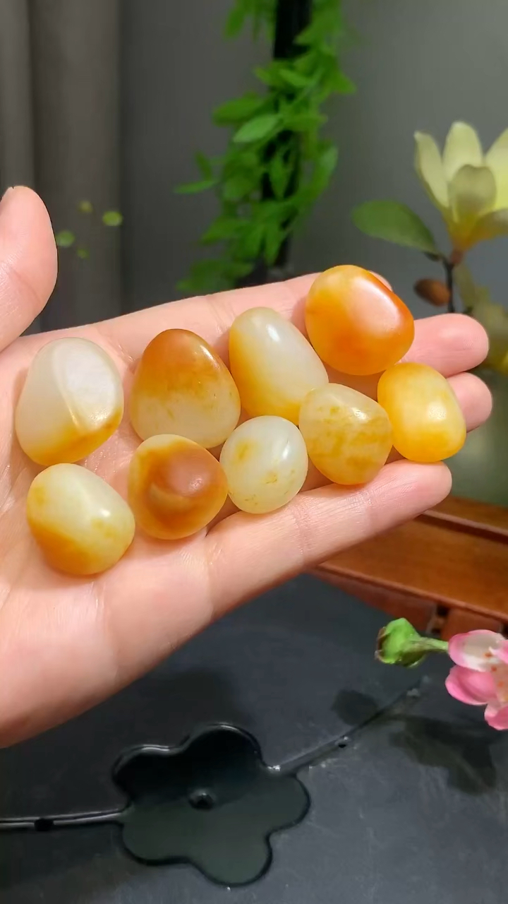 精品和田玉籽料原石九颗手串籽玉化黄沁肉