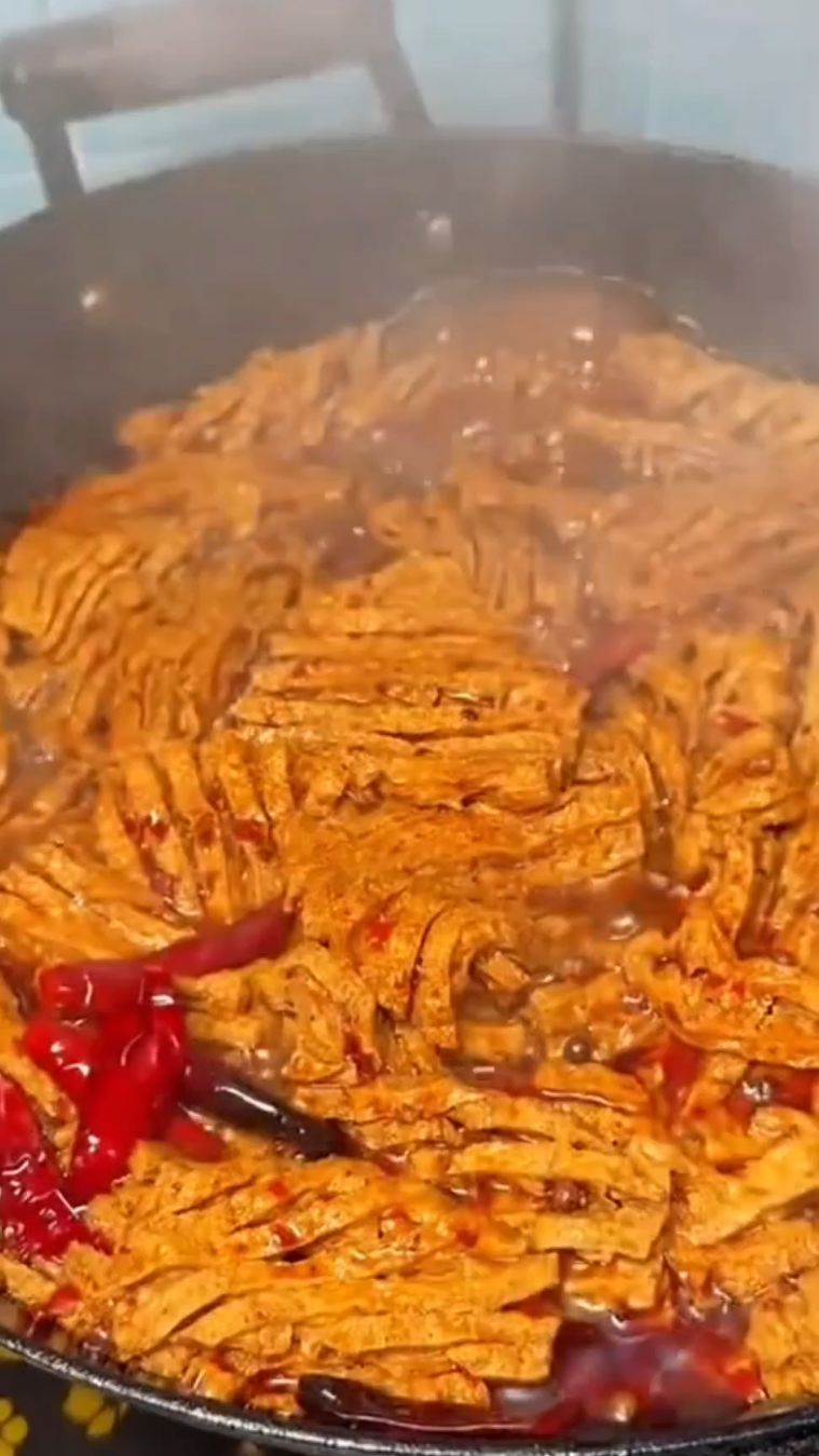 山西人爱吃的鸡汁豆腐串,自己在家也可以吃到,裹满汤汁的豆腐串