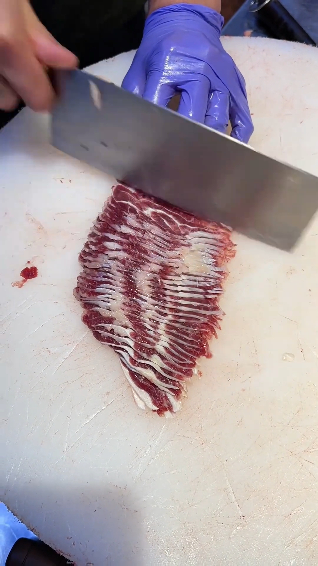 来了一位00后刀工师傅,是从高端大酒店出来的让他切了18牛肉