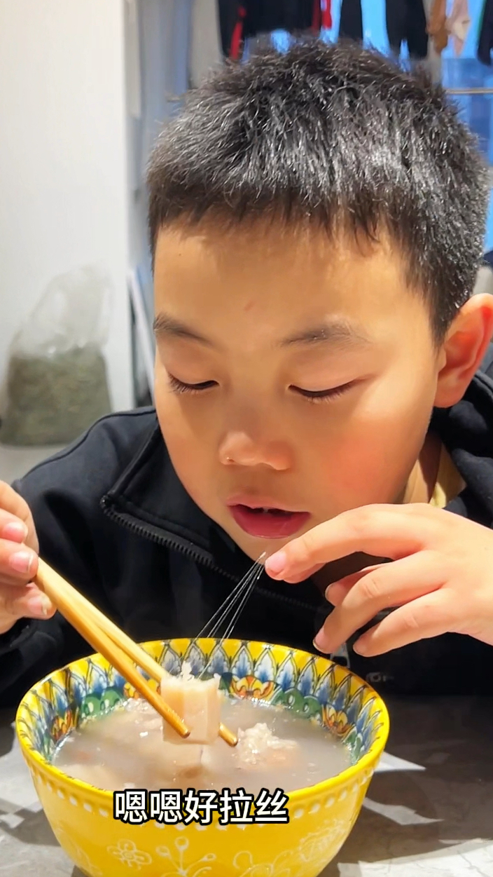 秋天了来碗莲藕排骨汤吧!