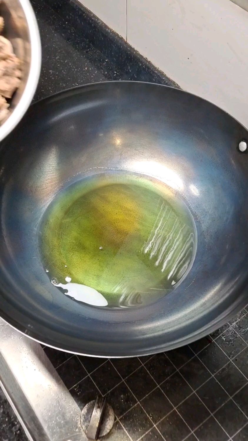 四川干咸菜大头菜烧鸭子,咸菜香味太浓郁了
