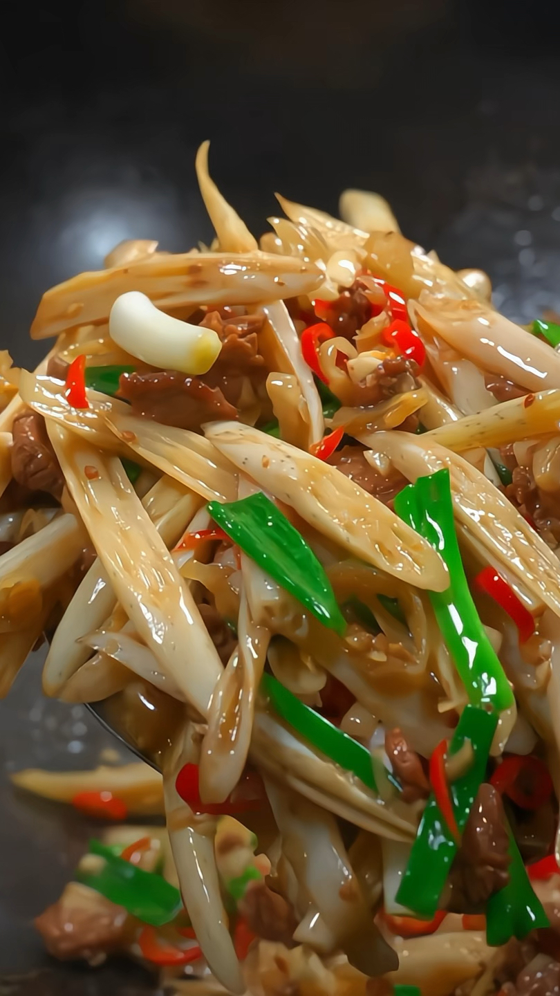 应季菜藕尖炒牛肉  酸辣脆嫩,好吃到根本停不下来 #下饭菜