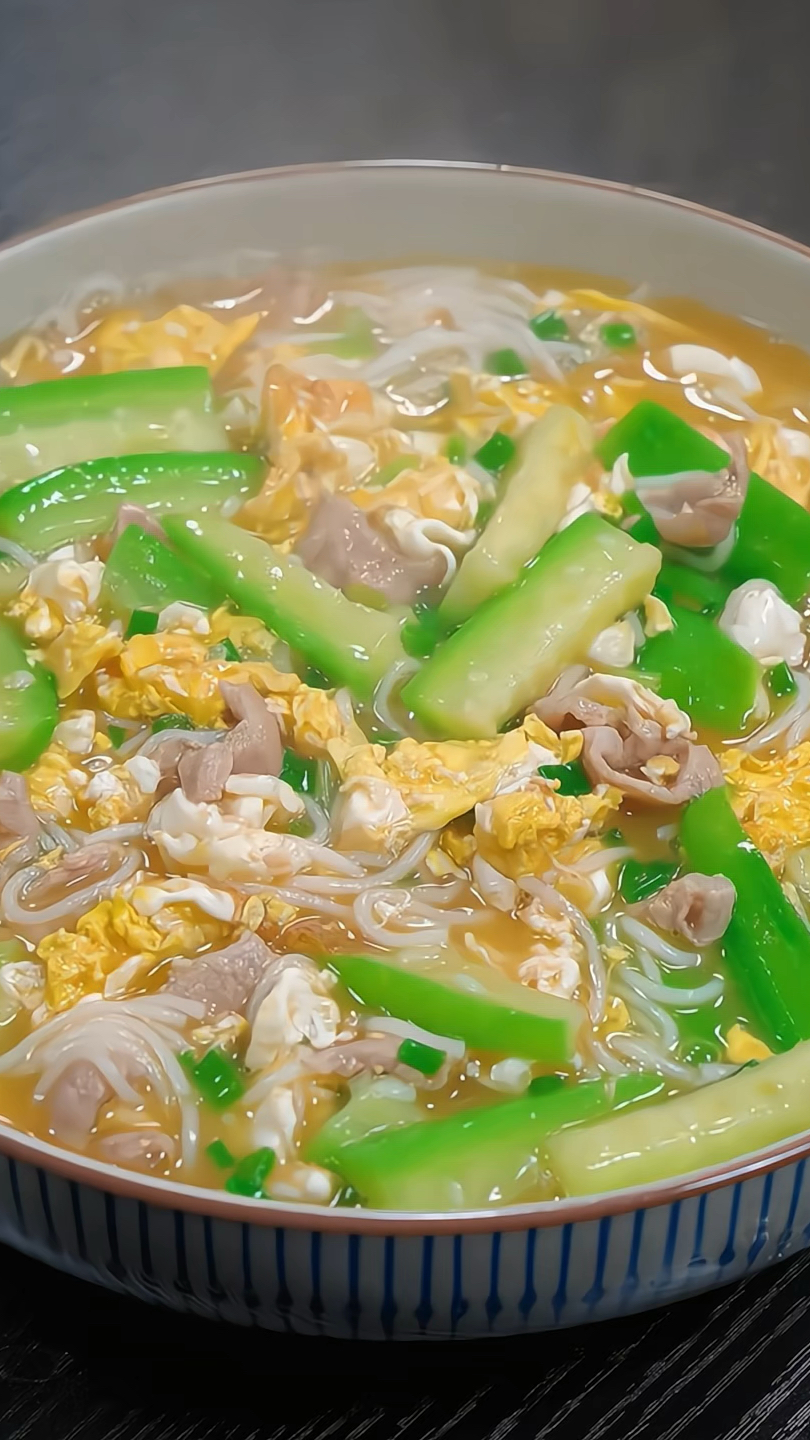 早起3分钟,就能搞定一香喷喷的鸡蛋瘦肉汤米粉,汤鲜味美