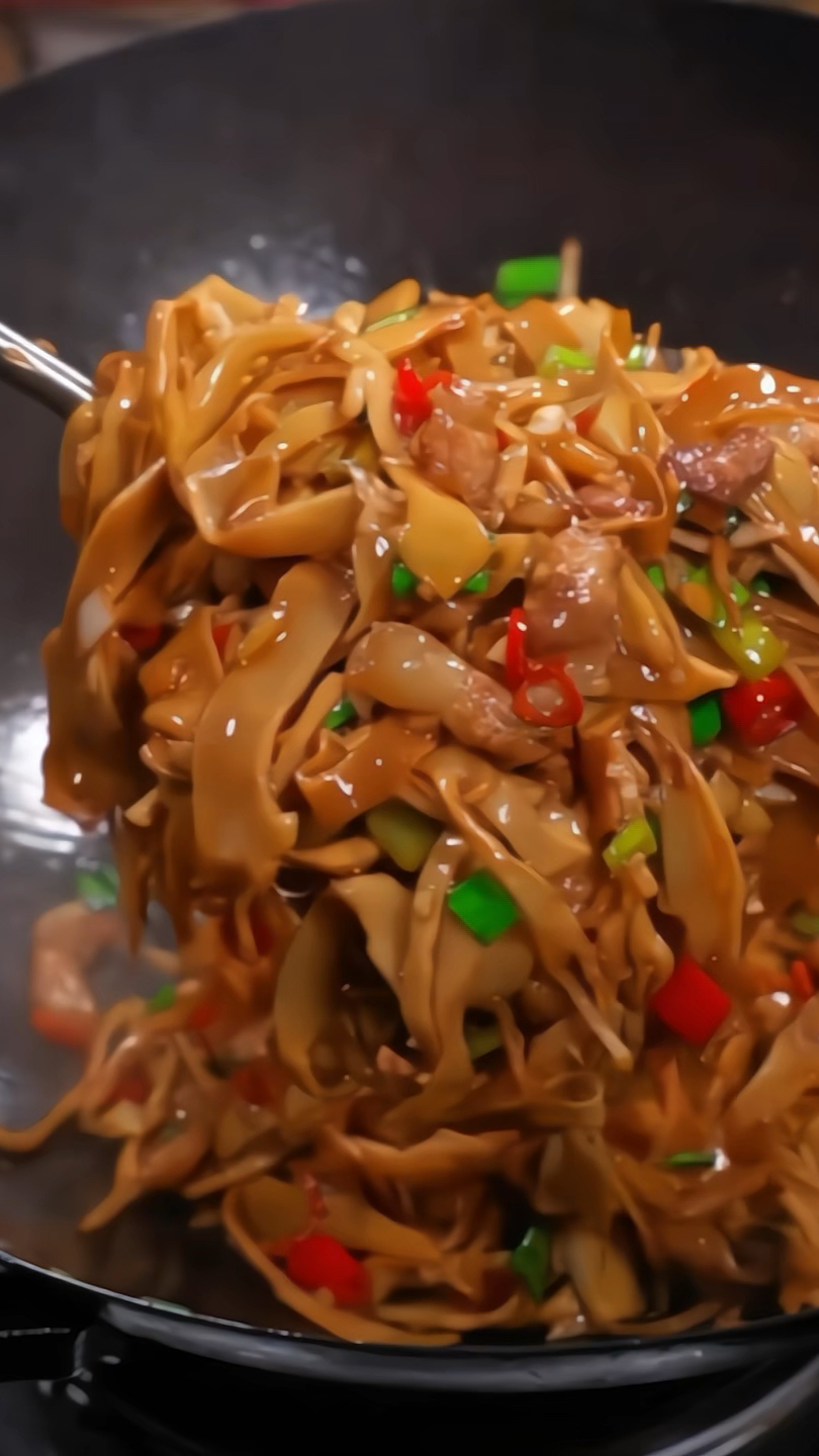 这个脆脆的糯米笋搭配五花肉一起炒没想到这么下饭