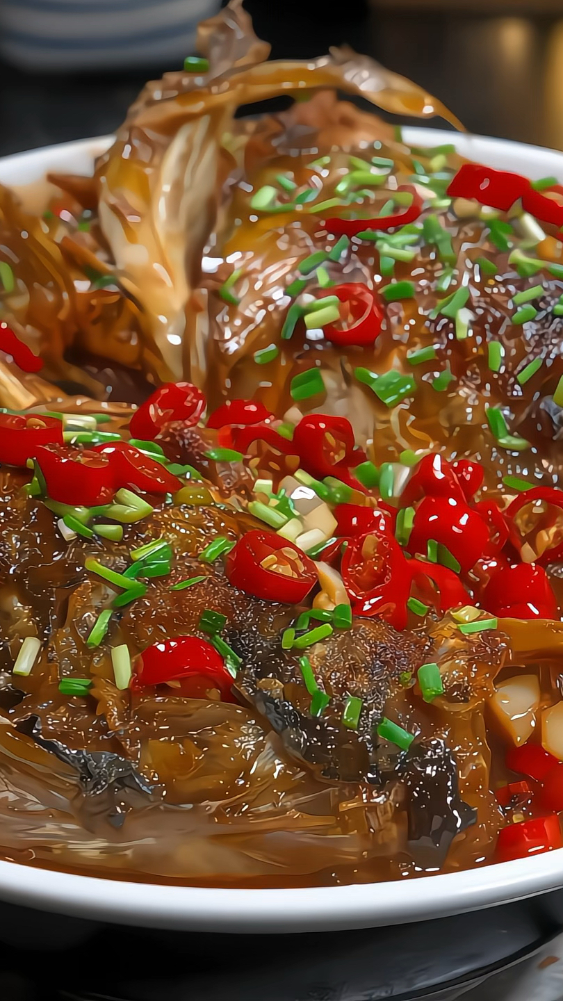 每次做这个红烧鱼头 汤汁泡饭都能吃三碗