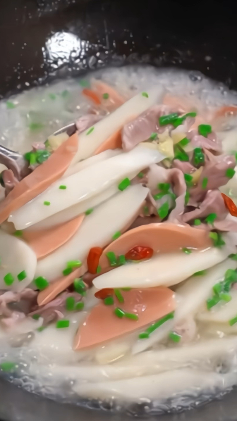 这个淮山肉片汤没吃过的朋友一定要去试试,汤鲜味美,非常好喝